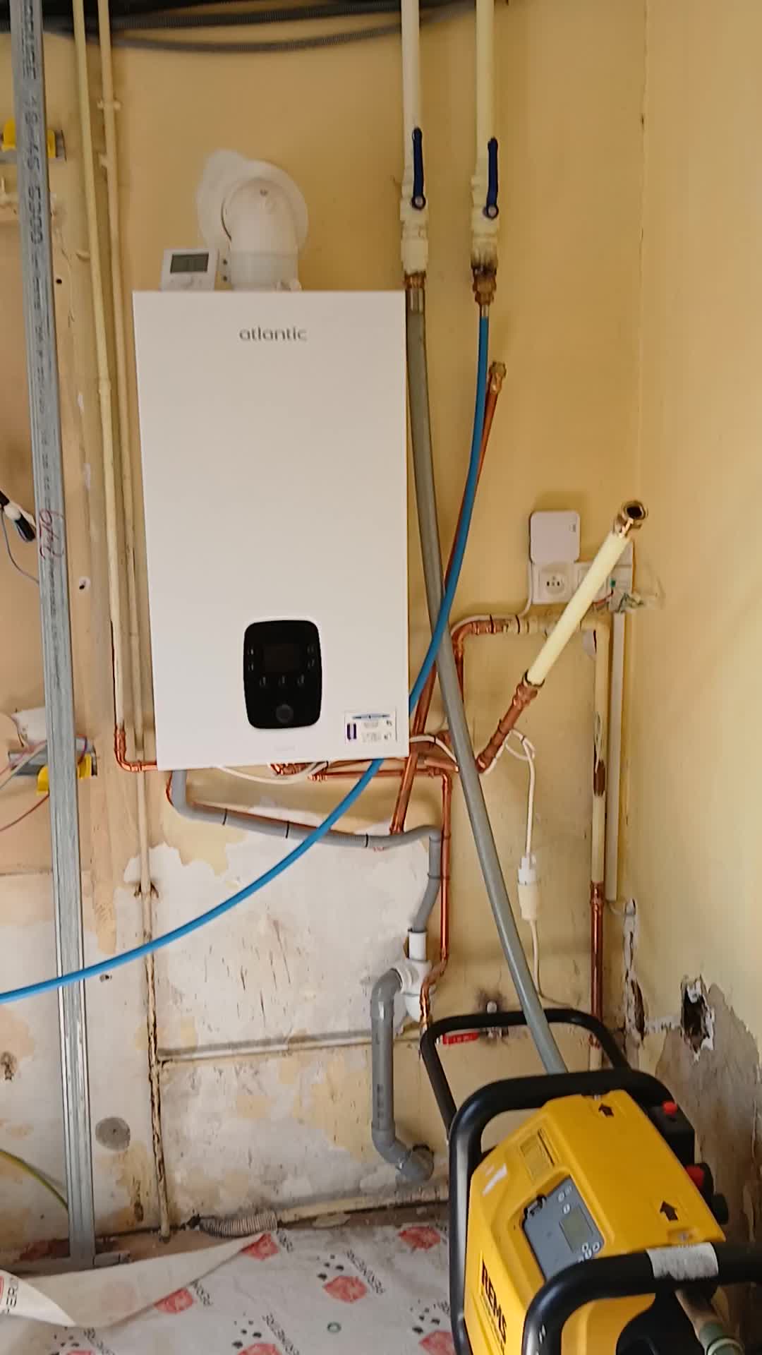 Installation de chauffage murale Atlantic